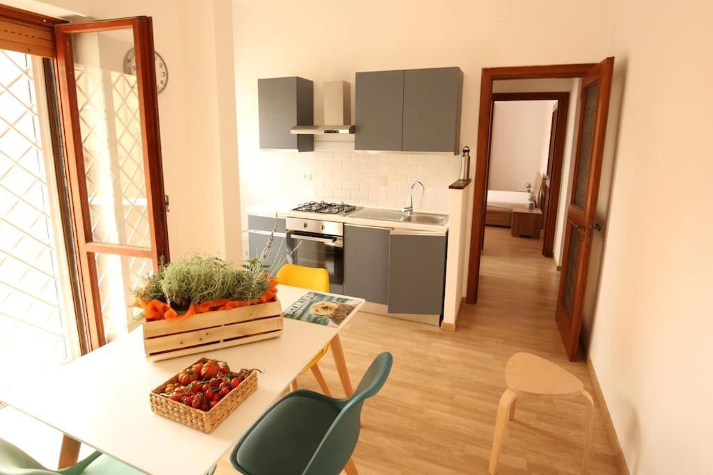 Cozy Coastal Gateway Apartment Лидо ди Остия Екстериор снимка